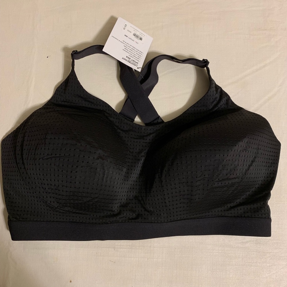 Victoria’s Secret VSX Black lightweight sport bra